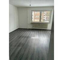 Sehr schöne renovierte 3 Zimmer Wohnung mit Balkon in Duisburg zu vermieten