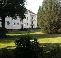 Helle 4-Zimmer-Wohnung mit Küchenzeile und Garage. - Hameln Kernstadt