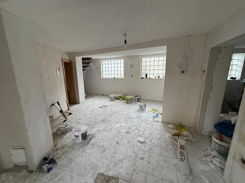 Foto - Großes Sieben-Zimmer-Reihenmittelhaus in Massivbauweise 