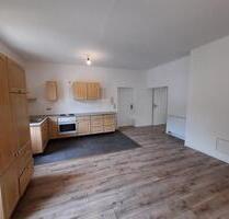 Helle 2-Raumwohnung in Lößnitz mit Einbauküche!