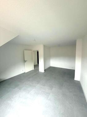 Foto - Einziehen & Wohlfühlen: Sanierte 3-Zimmer Dachgeschosswohnung in Langenhagen!