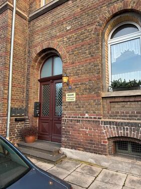 Foto - Helle 3-Zimmer-Dachgeschosswohnung in ruhigem 5 Parteinhaus