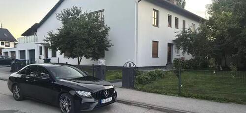 Foto - Zweifamilienhaus mit 4 Wohneinheiten, mit Praxis, Pool, Sauna