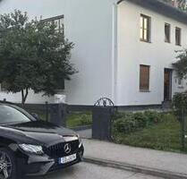 Zweifamilienhaus mit 4 Wohneinheiten, mit Praxis, Pool, Sauna - Walpertskirchen