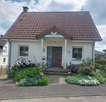 Einfamilienhaus mit traumhafter Aussicht in ruhiger Lage - Schuld