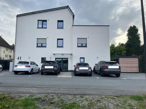 Foto - Moderne 3-Zimmer-Dachgeschosswohnung mit großzügier Terrasse