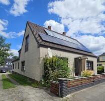 Doppelhaus eine Hälfte vemietet, andere Hälfte selber Wohnen. - Achim