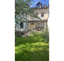 Zentrale Doppelhaushälfte mit Garten für 6-12 Monate zu vermieten - Buckenhof