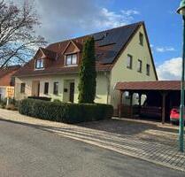 Geräumige Doppel-Haus-Hälfte mit Doppel-Carport in Pirna
