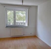 Sehr schöne, helle und gepflegte 2,5 Zi- Whg mit Balkon, AA und EBK in Tübingen