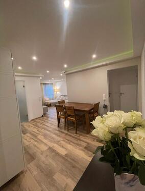 Foto - Renovierte 3,5 Zimmer-Wohnung mit Balkon und Tiefgaragenbox