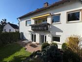Foto - Großzügiges ZFH mit Garten · 2 Garagen · 2 Außenstellplätzen