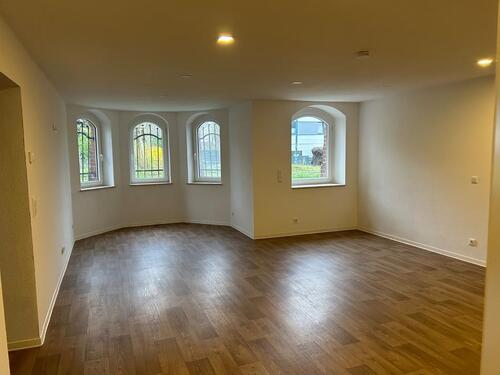 Foto - Große und helle 4-Zimmer-Souterrainwohnung – vielseitig nutzbar als Wohnung oder Gewerbefläche