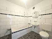 Foto - 2,5-Zimmer-Wohnung mit Balkon und Fernwärme – Hoch hinaus über Duisburg!