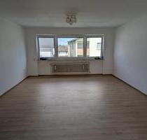 Großzügige, komplett renovierte 3-Zimmer-Wohnung mit Balkon - Bous