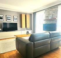 von Privat: gehobene 4 Zimmer-Penthouse Wohnung - Griesheim