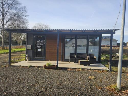 Foto - Grundstück mit büro - 2.500,00 EUR Kaltmiete, ca.  3,00 m²