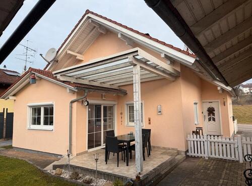 Foto - Einfamilienhaus zur Miete - 1.350,00&nbsp;EUR Kaltmiete, ca.&nbsp; 130,00&nbsp;m&sup2;