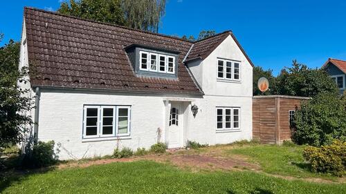 Foto - Weißes Einfamiliensteinhaus - 150.000,00 EUR Kaufpreis,