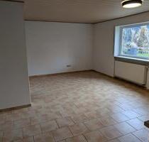 ***gepflegte, ruhige 2 Zimmer Souterrain Wohnung in Burgoberbach, inkl. Stellplatz***