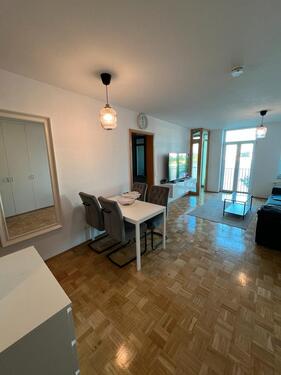 Foto - Vollmöblierte 2,5 Zimmer Wohnung mit Stellplatz zur Untermiete.