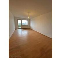 Helle 3 Zimmer Wohnung 80qm in Hattersheim - Hattersheim am Main