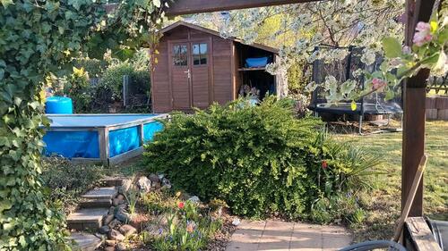 Foto - Pachtgarten mit Pool und Zubehör