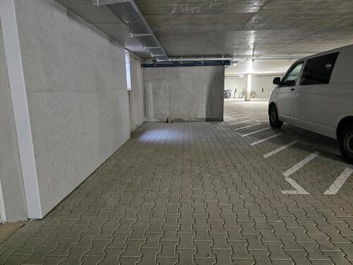 Foto - Tiefgaragenstellplatz zu vermieten