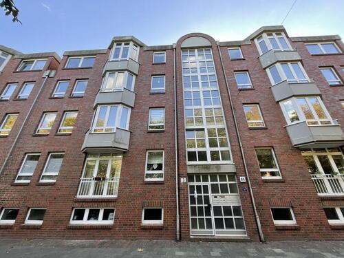 Foto - Helle, geräumige 3- ZKB-Dachgeschosswohnung mit Balkon in der Südstadt zu vermieten!