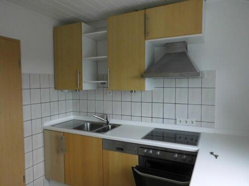 Foto - sehr ruhige und grüne 3,5 ZKB im DG m. Balkon und 1 Stellplatz