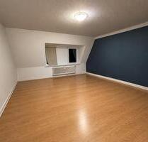 4 Zimmer Dachgeschosswohnung - 750,00&nbsp;EUR Kaltmiete, ca.&nbsp; 95,00&nbsp;m&sup2; in Husum (PLZ: 25813)