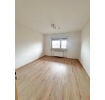 2 Zimmer Wohnung mit Balkon - zentral und lichtdurchflutet - Hof Altstadt