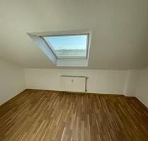 *Provisionsfrei* 3-Zimmer Wohnung in kleiner Wohneinheit + Garage - Hockenheim