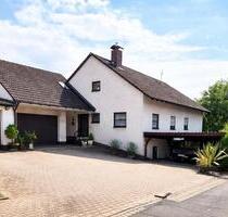 Großzügiges Einfamilienhaus mit Blick ins Grüne - provisionsfrei - Plech