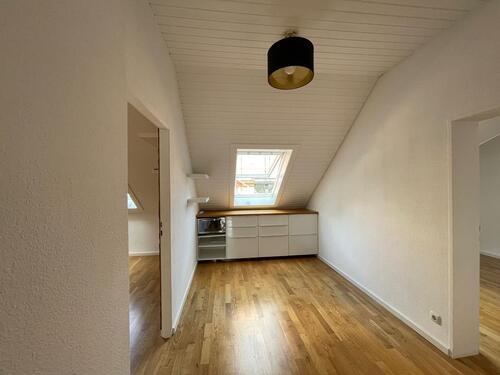 Foto - 2 Zimmer Dachgeschoßwohnung zur Miete in Idstein