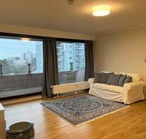 PERFEKTE WOHHNUNG FÜR PAARE ODER SINGELS! 2-Zimmer-Wohnung mit zwei Balkonen, Aufzug und Stellplatz - Mörfelden-Walldorf