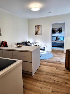 Foto - Kastanienallee: 2,5 Zimmer Wohnung, frisch renoviert, möbliert