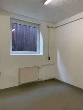 Foto - kleine WerkstattBüro zur Untermiete auf dem Gelände KirowTechne
