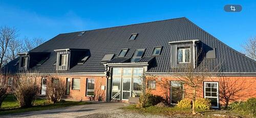 Foto - Neu sanierte 4 Zimmer - DG - Wohnung auf schöner Hofanlage