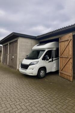 Foto - Garage Schuppen Stellplatz Wohnmobil Wohnwagen Camper