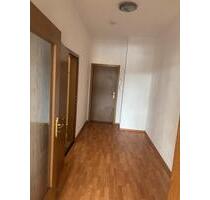 Schöne 2 Raumwohnung bei Bedarf mit Garage - Gornsdorf