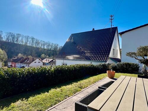 Foto - Freistehendes Einfamilienhaus mit Doppelgarage Scheune und ELW