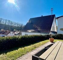 Freistehendes Einfamilienhaus mit Doppelgarage Scheune und ELW - Steinheim an der Murr