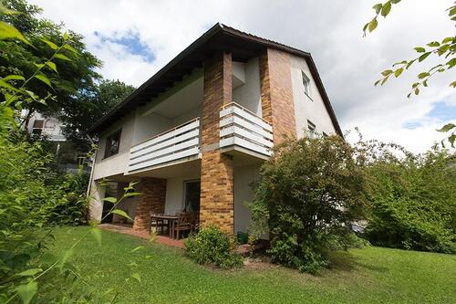 Foto - Kelkheim Hornau: Großes Einfamilienhaus mit Einliegerwohnung