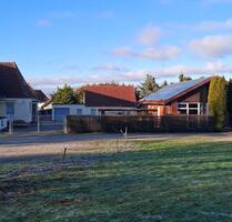 2 Häuser auf großem Grundstück - 375.000,00&nbsp;EUR Kaufpreis, ca.&nbsp; 225,00&nbsp;m&sup2; in Möllenhagen (PLZ: 17219)