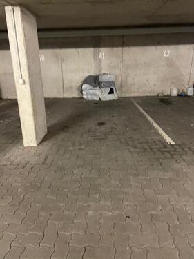 Foto - Tiefgaragenstellplatz zu vermieten
