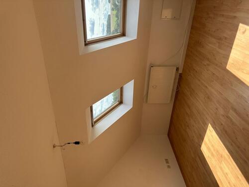 Foto - Gemütliche 2-Raum-Dachgeschosswohnung mit Einbauküche in Großkochberg – Ländliche Ruhe & moderner Komfort