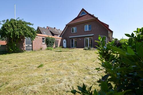 Foto - Doppelhaushälfte mit Garage und Gartenhaus in ruhiger Lage in der Stadt Friesoythe