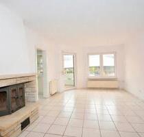 Großzügige 2-Zimmer-Wohnung mit Balkon, offenen Kamin, Stellplatz - Idstein