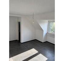 KERNSANIERTE 2-Zimmer Wohnung mit Fußbodenheiz. in Obermeiderich - Duisburg Ruhrort